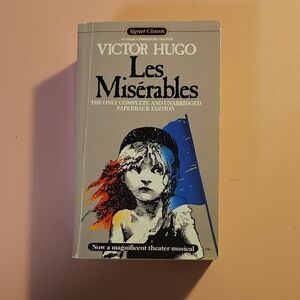 Les Misérables by Victor Hugo Paperback